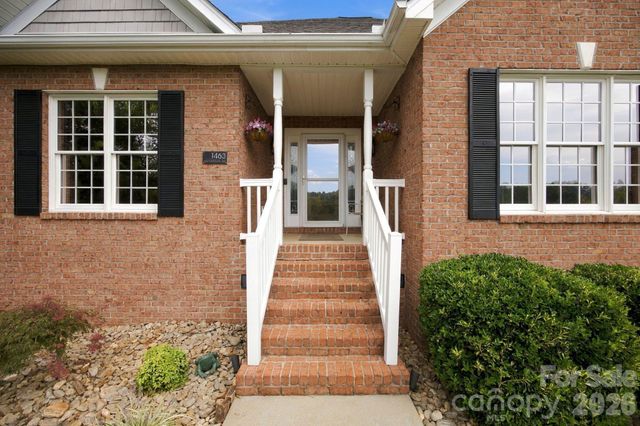 1463 Brookstone Drive, Hickory, NC 28602