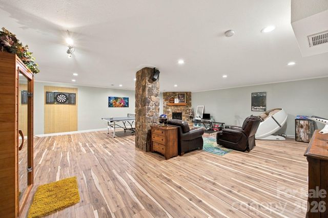 1463 Brookstone Drive, Hickory, NC 28602