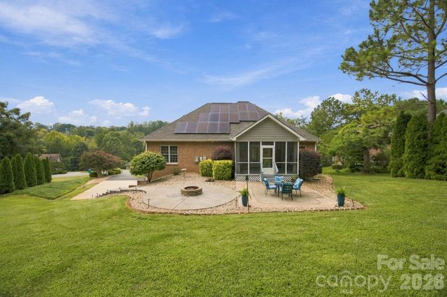 1463 Brookstone Drive, Hickory, NC 28602