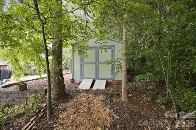 1463 Brookstone Drive, Hickory, NC 28602