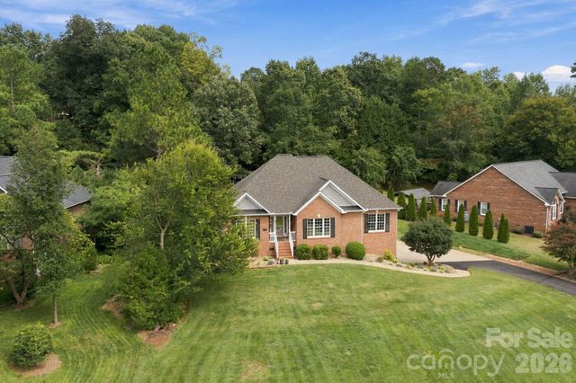1463 Brookstone Drive, Hickory, NC 28602