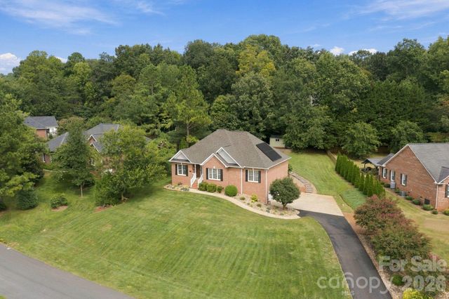 1463 Brookstone Drive, Hickory, NC 28602