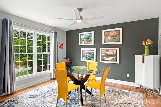 1463 Brookstone Drive, Hickory, NC 28602