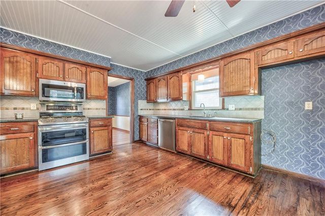 7736 Westgate Drive, Lenexa, KS 66216