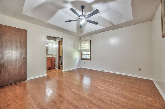 7736 Westgate Drive, Lenexa, KS 66216