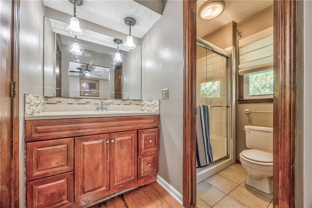 7736 Westgate Drive, Lenexa, KS 66216