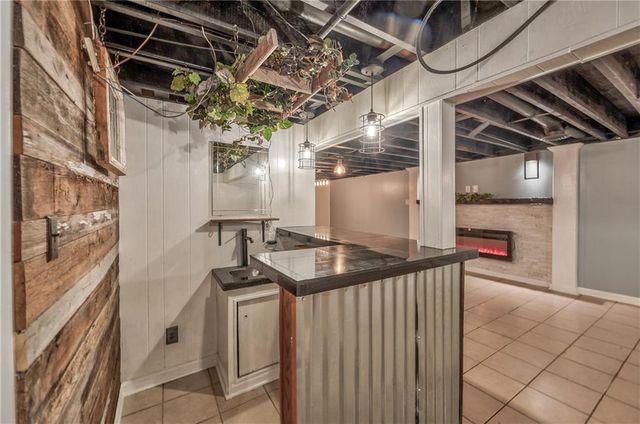 7736 Westgate Drive, Lenexa, KS 66216