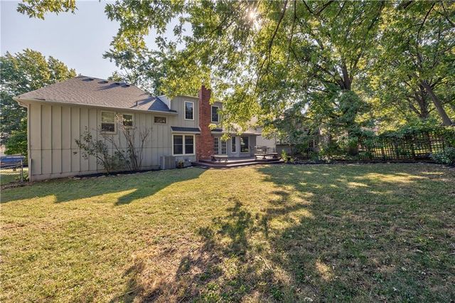 7736 Westgate Drive, Lenexa, KS 66216