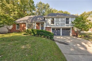 7736 Westgate Drive, Lenexa, KS 66216