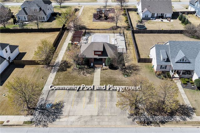 1013 Charing Cross, Cave Springs, AR 72718