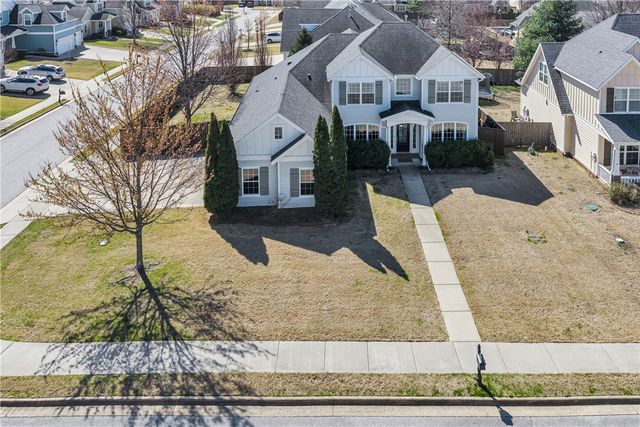 1013 Charing Cross, Cave Springs, AR 72718