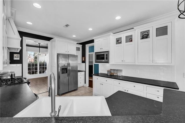 1013 Charing Cross, Cave Springs, AR 72718