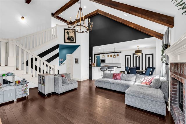 1013 Charing Cross, Cave Springs, AR 72718