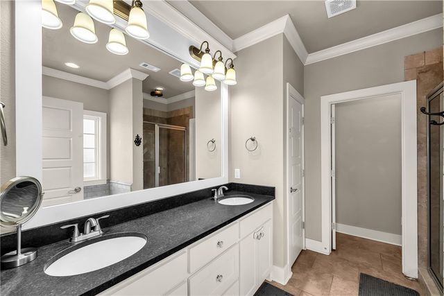 1013 Charing Cross, Cave Springs, AR 72718