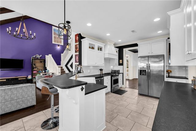 1013 Charing Cross, Cave Springs, AR 72718