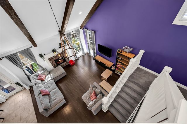 1013 Charing Cross, Cave Springs, AR 72718