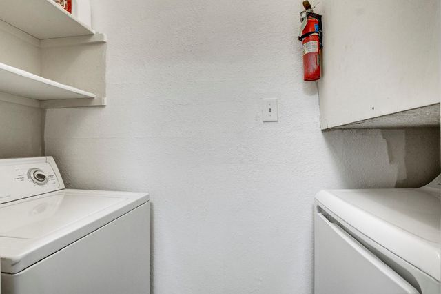 807 W 25th ST 210, Austin, TX 78705