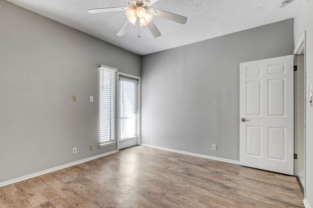 807 W 25th ST 210, Austin, TX 78705
