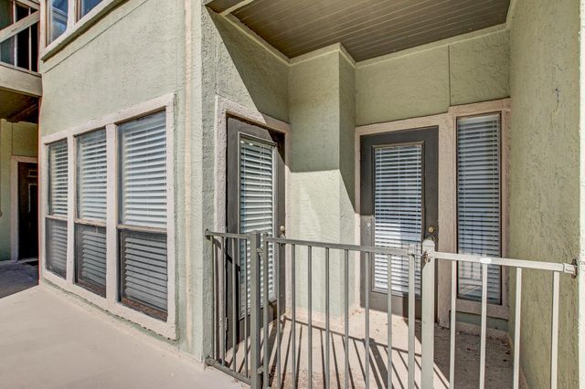 807 W 25th ST 210, Austin, TX 78705