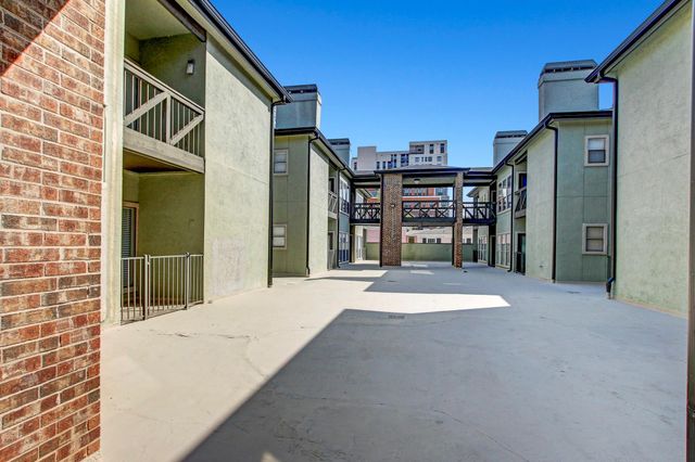 807 W 25th ST 210, Austin, TX 78705