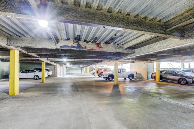 807 W 25th ST 210, Austin, TX 78705