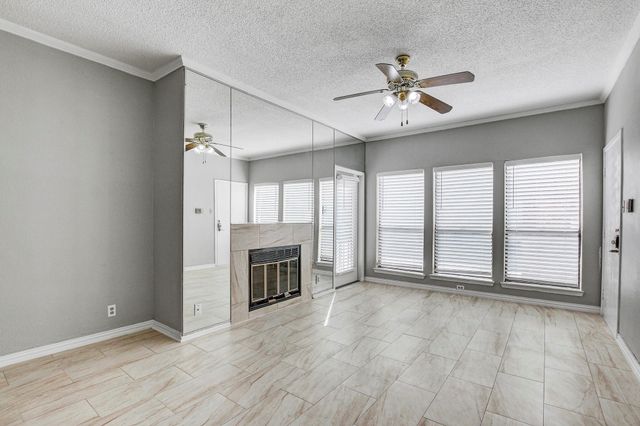 807 W 25th ST 210, Austin, TX 78705