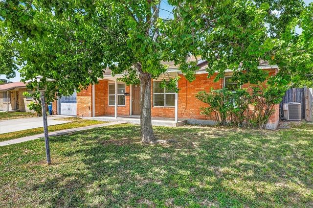 1626 Bois D Arc Pl, Corpus Christi, TX 78416