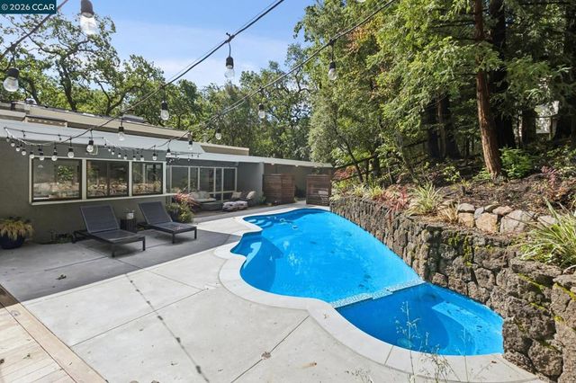 805 Tanglewood Dr, Lafayette, CA 94549