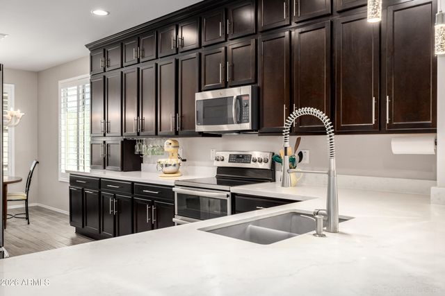 511 E PASARO Drive, Phoenix, AZ 85085