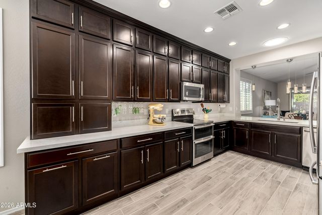 511 E PASARO Drive, Phoenix, AZ 85085