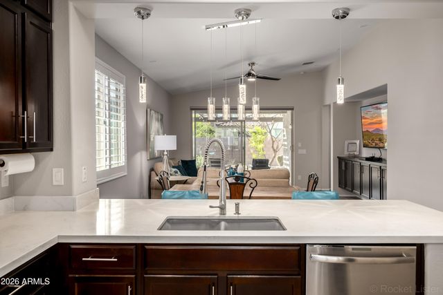 511 E PASARO Drive, Phoenix, AZ 85085