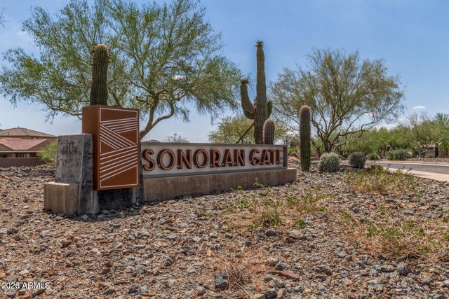 511 E PASARO Drive, Phoenix, AZ 85085