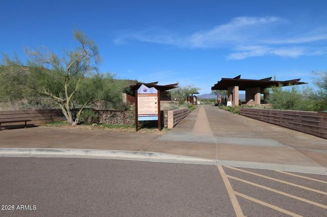 511 E PASARO Drive, Phoenix, AZ 85085