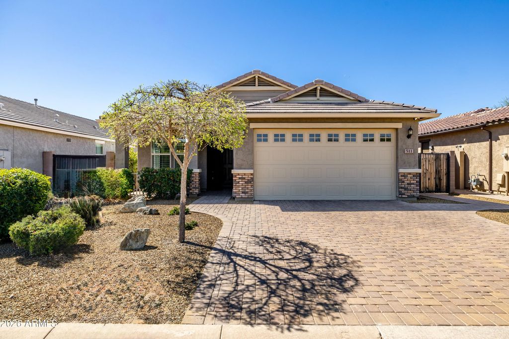 511 E PASARO Drive, Phoenix, AZ 85085