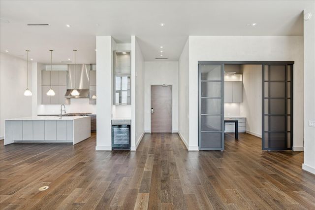 3331 D'amico Street 1003, Houston, TX 77019