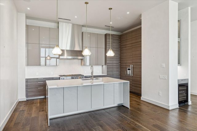 3331 D'amico Street 1003, Houston, TX 77019