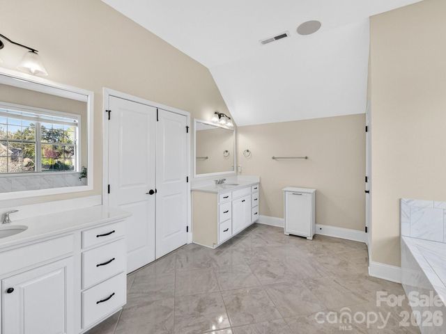 1012 Golden Bell Drive, Waxhaw, NC 28173