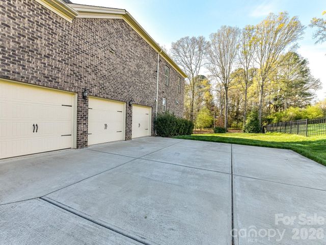 1012 Golden Bell Drive, Waxhaw, NC 28173