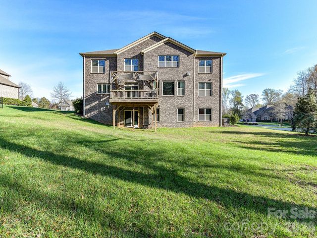 1012 Golden Bell Drive, Waxhaw, NC 28173