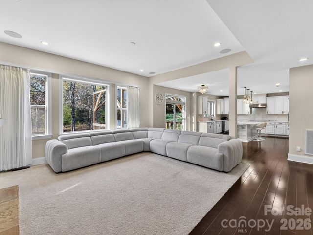 1012 Golden Bell Drive, Waxhaw, NC 28173