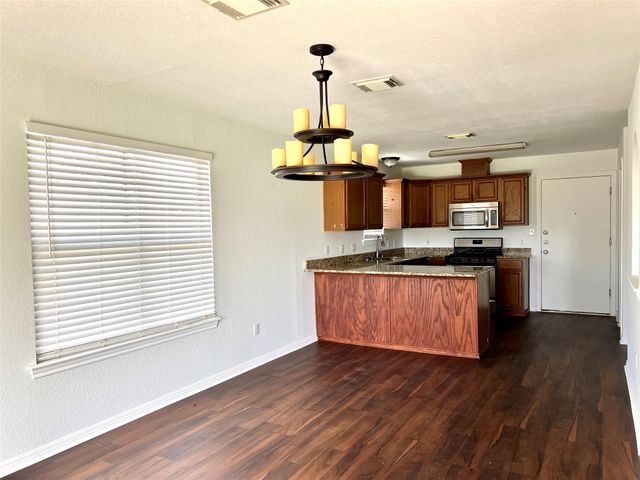 107 Hague ST, Hutto, TX 78634