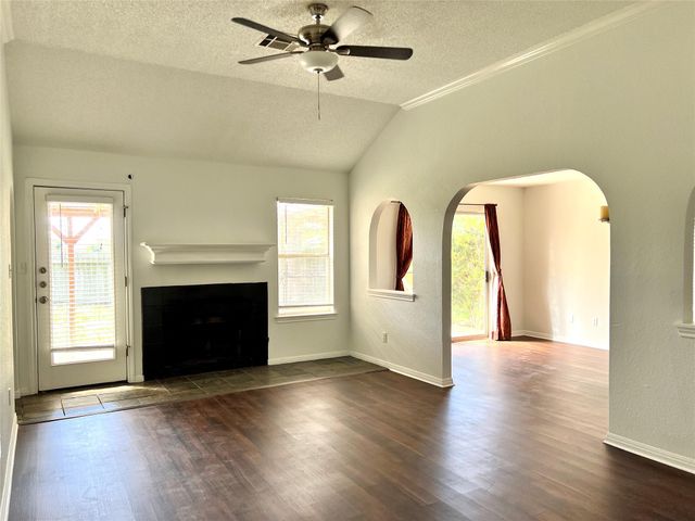 107 Hague ST, Hutto, TX 78634