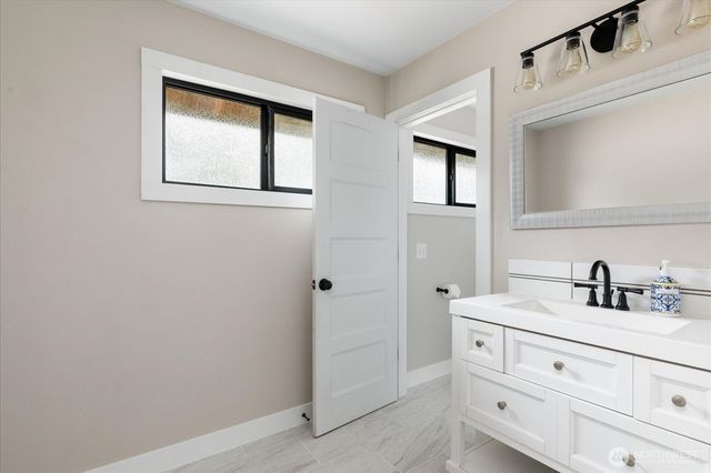 210 NW Calista Ct., Oak Harbor, WA 98277