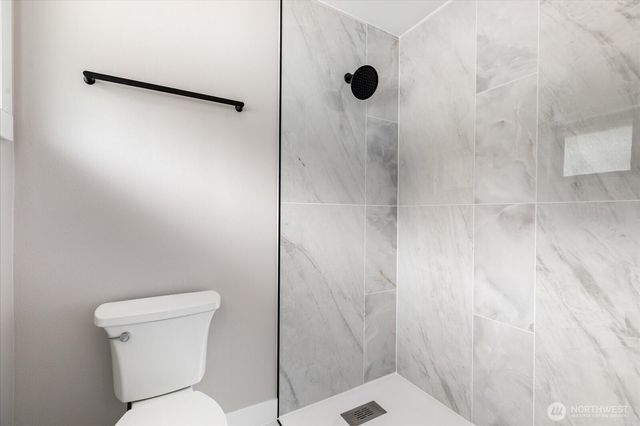 210 NW Calista Ct., Oak Harbor, WA 98277