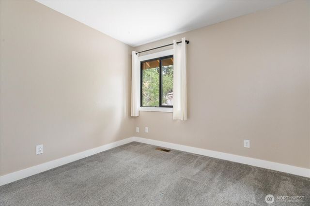 210 NW Calista Ct., Oak Harbor, WA 98277