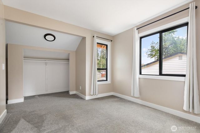 210 NW Calista Ct., Oak Harbor, WA 98277