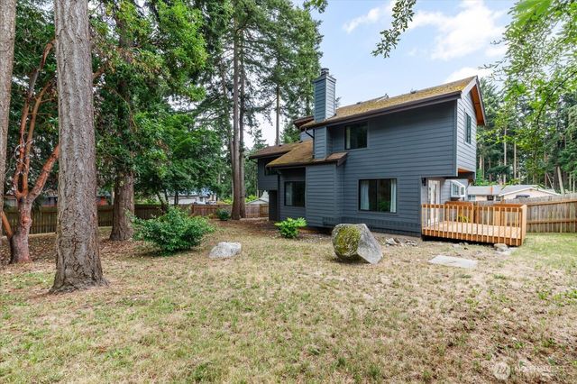 210 NW Calista Ct., Oak Harbor, WA 98277