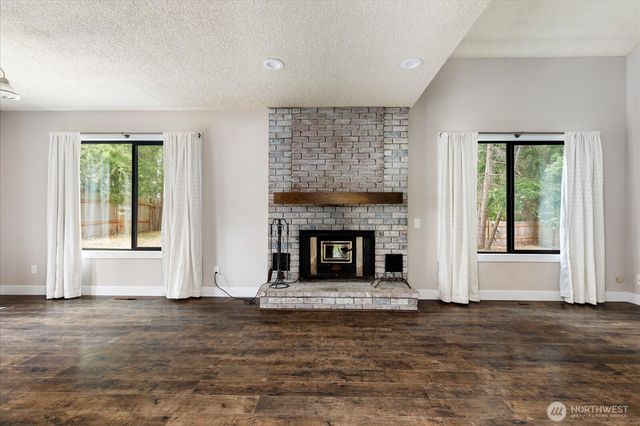 210 NW Calista Ct., Oak Harbor, WA 98277