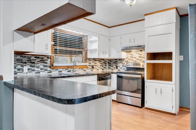 218 Lakeshore Dr, Mcminnville, TN 37110