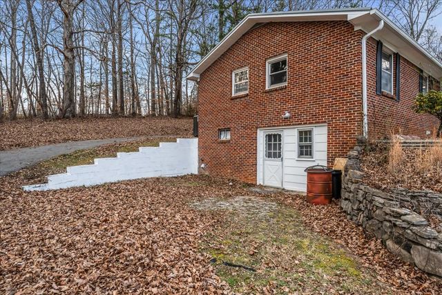 218 Lakeshore Dr, Mcminnville, TN 37110